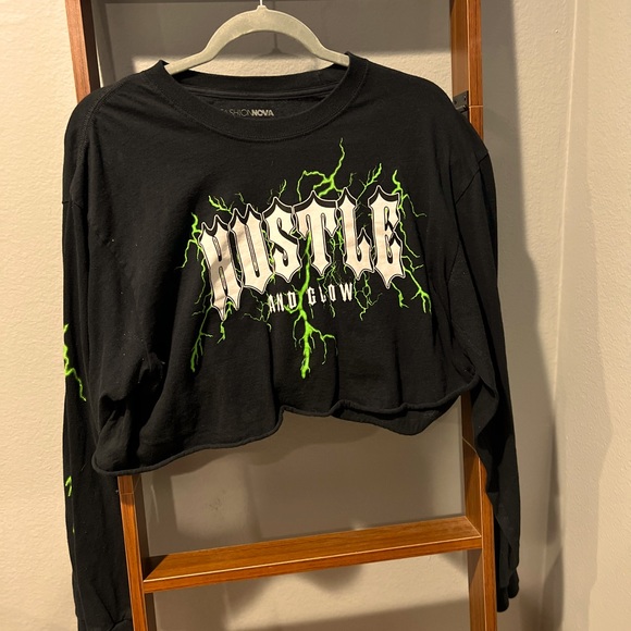 Fashion nova !! Size L , Long Sleeve Crop top. - Picture 1 of 4